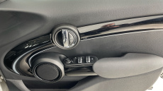 MINI Hatchback 1.5 Cooper Classic Premium 5dr Auto Petrol Hatchback